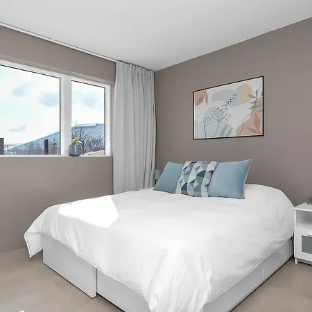 Luxurious With Stunning Views