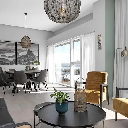 Luxurious With Stunning Views Villa *